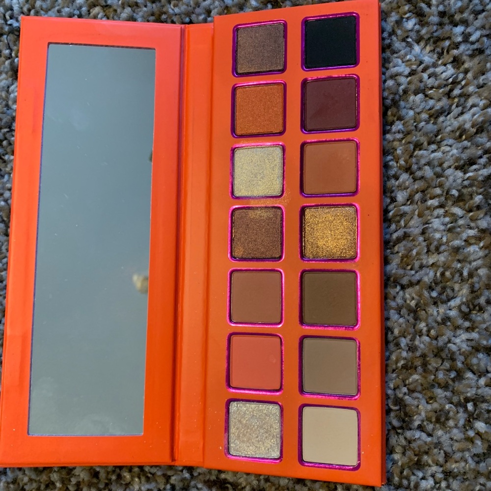 kylie jenner eyeshadow palette